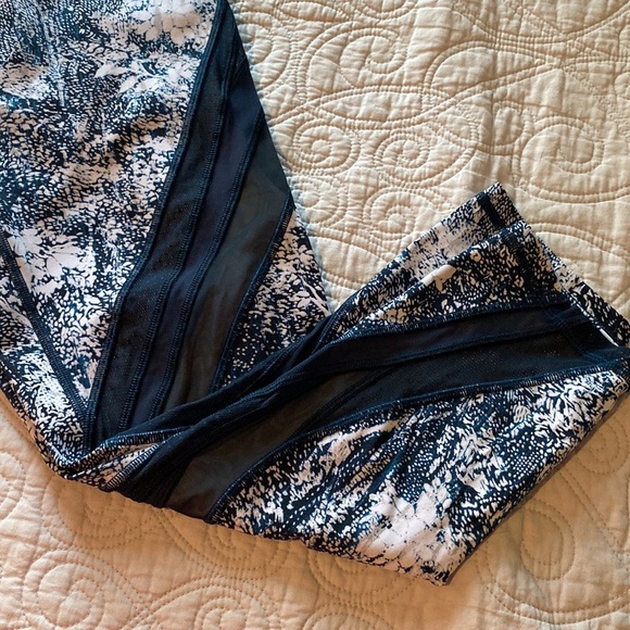 Lululemon Athletica Never Still Crop Leggings - Picture 4 of 7